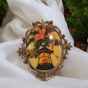 Vintage 70s Christmas Holiday Scene Gold tone ornate framed Cabachion Brooch Pin